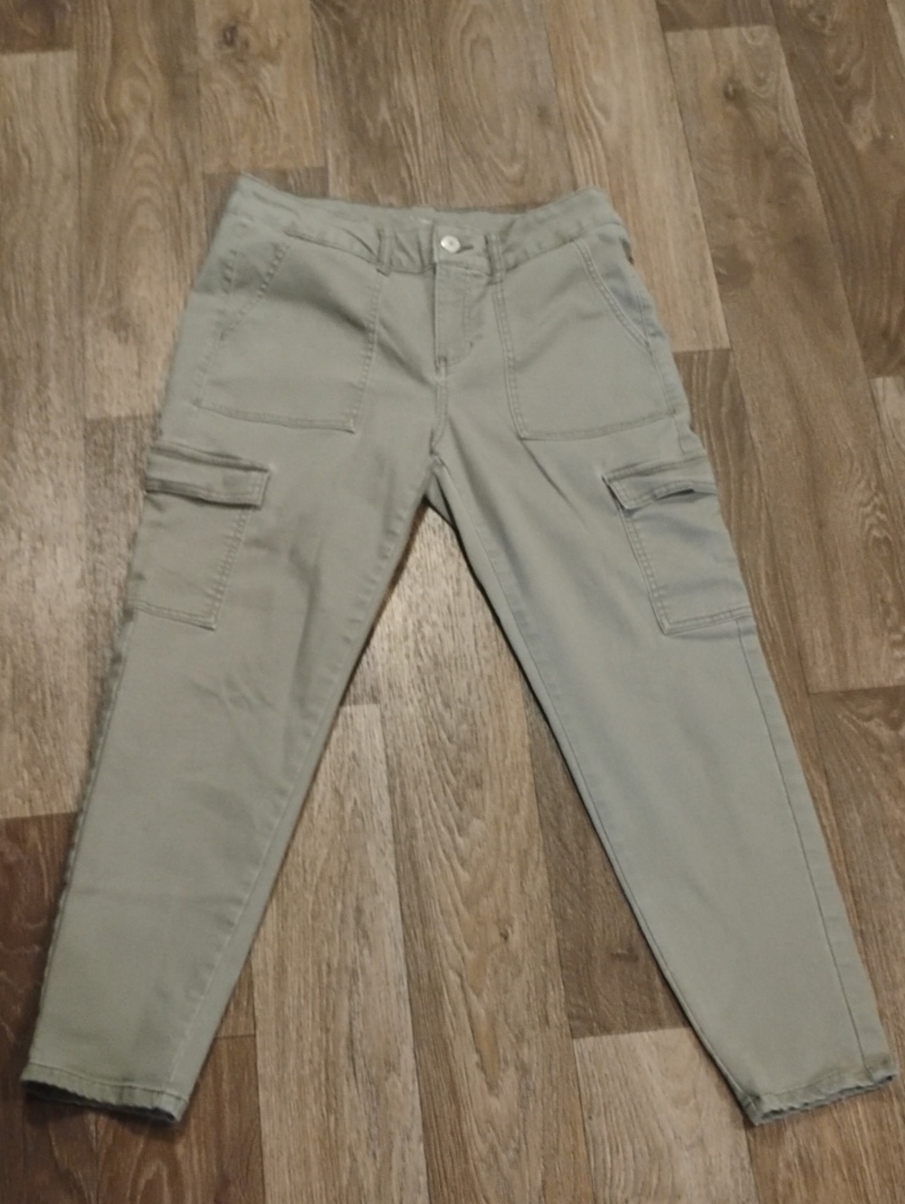 5/$20 Size 13 No Boundaries Women's Cargo Pants in Light Olive